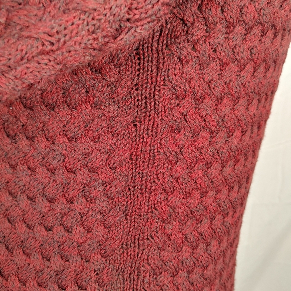 Athleta Cypress Wool Blend Basket Weave Long Sleeve Burgundy Sweater Size Small - Picture 5 of 13